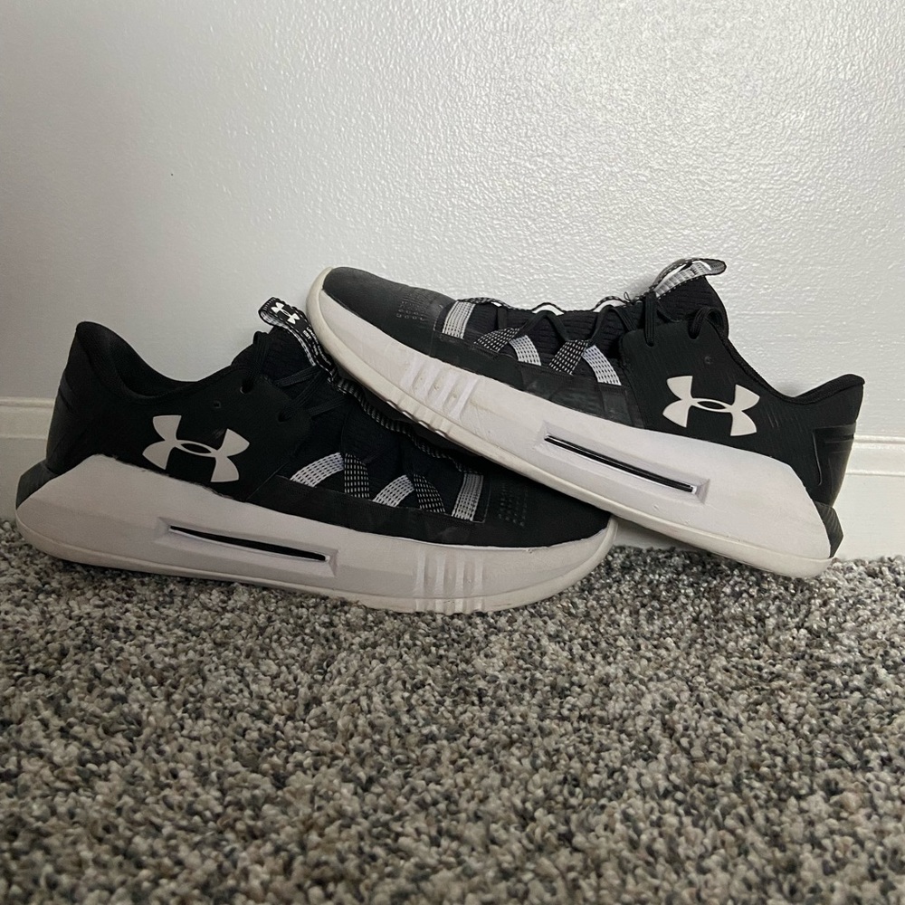 Under Armour Womens Volleyball Shoes